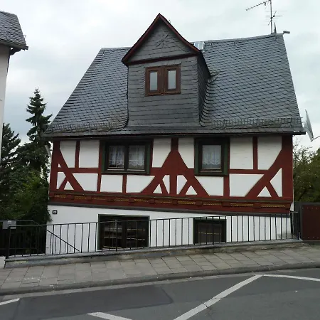 Gaestehaus Anja 住宿加早餐酒店 *